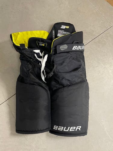 Men's Intermediate Medium Bauer Supreme 3S Hockey Pants (Used)