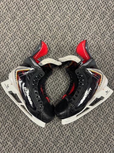 Bauer Vapor Flypro Hockey Skates Size 4.5 (Used)