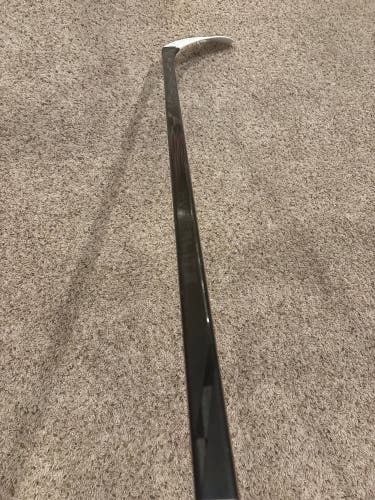 Senior Bauer Vapor Hyperlite 2 Left Hand Hockey Stick P28 70 Flex (Used)