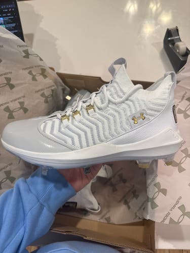 (D1 Issued) White Men's Size 11.5 UA Harper 9 Low Top Metal (New)