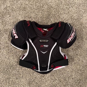 Medium Junior Bauer Vapor X800 Lite Shoulder Pads (Used)