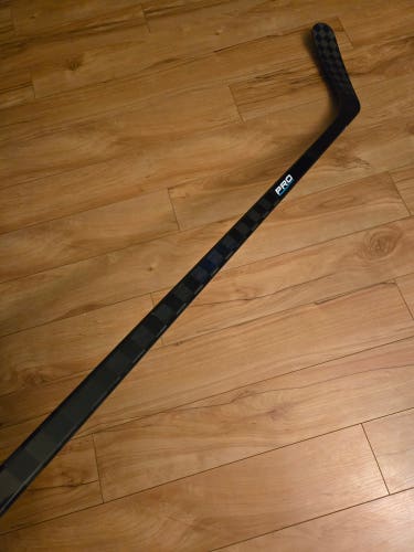 PRO Hockey Stick: Left 85 Flex Oates Curve