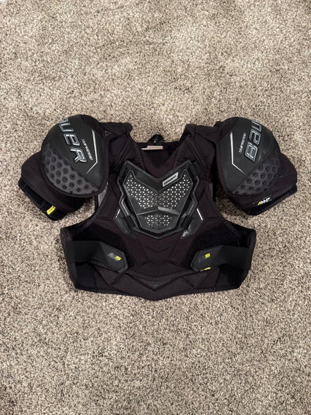 Medium Intermediate Bauer Supreme 3S Pro Shoulder Pads (Used)