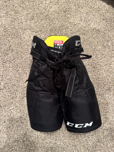 Youth Medium CCM Tacks 9550 Hockey Pants (Used)