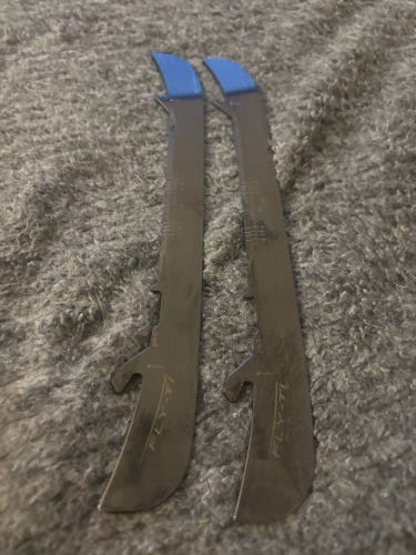 Bauer Fly-Ti Pro Stock Steel Runners Size 263 Used