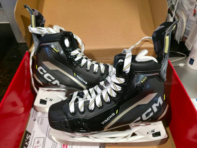 CCM AS-580 Hockey Skates Int. Size 4 (New)