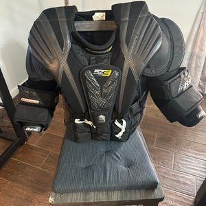 Small Brian's Sub Zero 3 Goalie Chest Protector (Used)