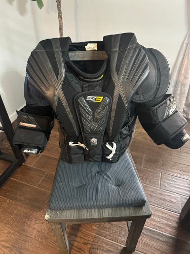 Small Brian's Sub Zero 3 Goalie Chest Protector (Used)