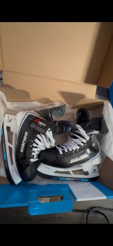 2025 Bauer Vapor Flylite Hockey Skates 8 (New)