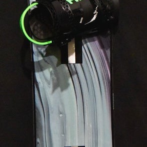 NEW WHITESPACE Shaun White SNOWBOARD SIZE 146 CM WITH CHANRICH M/L BINDINGS