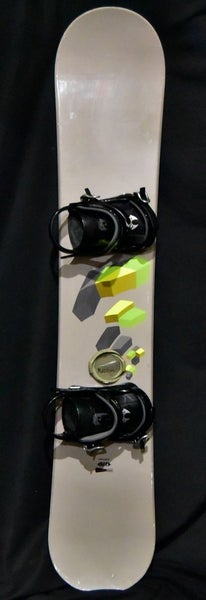 FUSION SNOWBOARD SIZE 167 CM WITH EXTRA LARGE BINDINGS