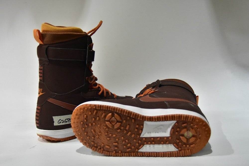 nike snowboard boots size 10.5