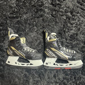CCM Tacks AS-590 Hockey Skates Regular Width 8 (New)