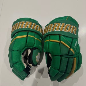 Green hockey gloves limited edition lucky shamrock