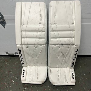 Pro 34 + 2 True L12.2 goalie pads ( Almost New)