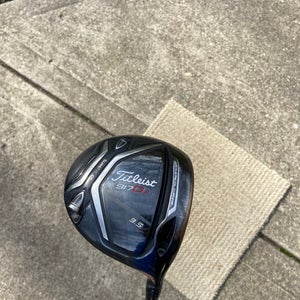 2017 Titleist 917 D2 Right Handed Driver Extra Stiff Flex 9.5 Loft (Used)