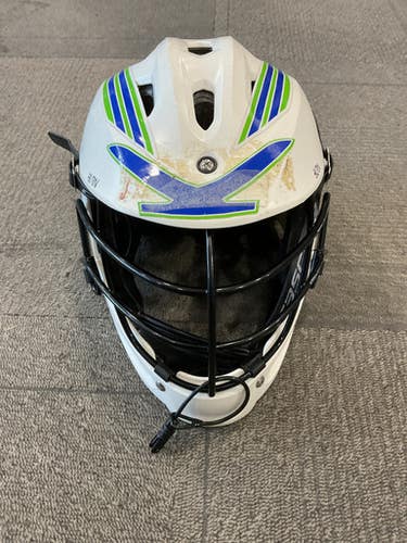 Used Warrior BURN JR Lacrosse Helmet White One Size 11614-S000227200