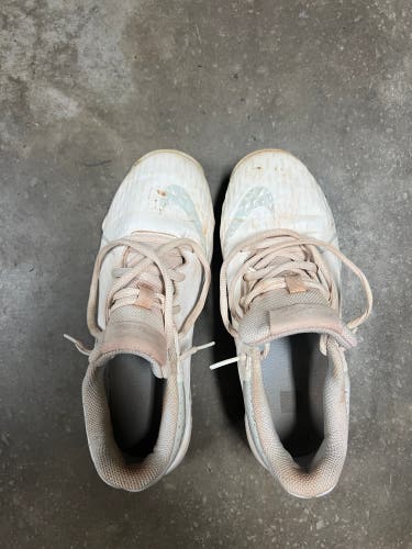 White Women's Size M 6.5 (W 7.5) Nike Hyperdiamond 4 Keystone Low Top Molded Cleats (Used)