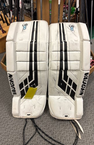 24" + 2" Vaughn Velocity VE8 YTH (Used) Youth Goalie Leg Pads ice hockey goal