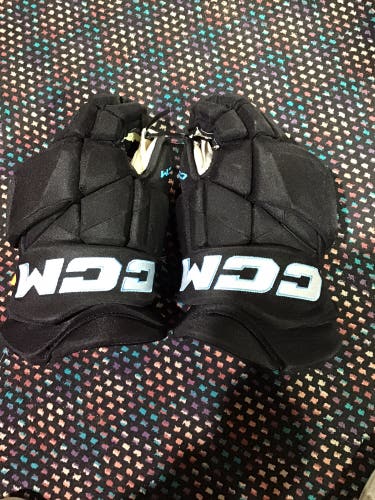 Used CCM Utah HGPJSPP Gloves 15" (Used)