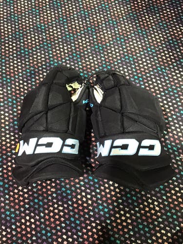 Lightly Used CCM Utah HGPJSPP Gloves 15" Pro Stock