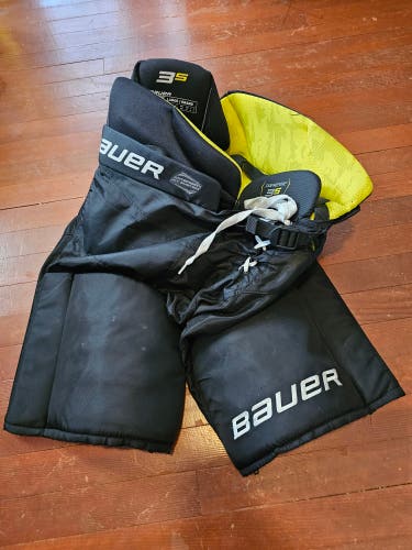 Senior Large Bauer Supreme 3S Hockey Pants (Used)