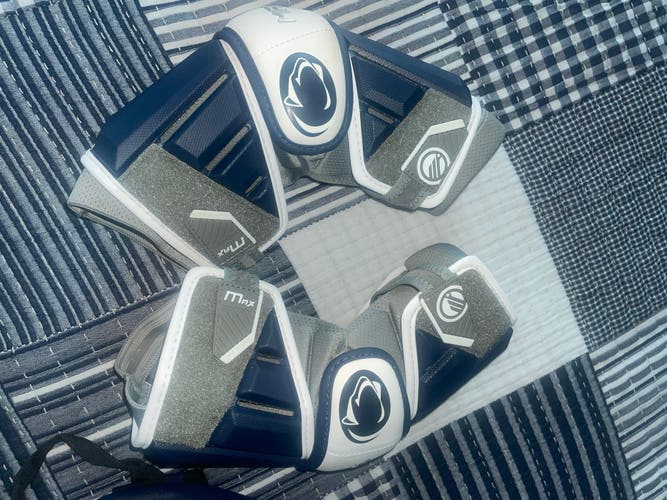 Medium/Large Penn State Elbow Pads Brand New