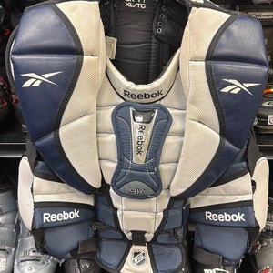 YTH XL Reebok 9K (Used) Youth ice hockey goal Goalie Chest Protector body armour