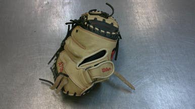 Used Wilson A700 BB/SB Catchers RH Throw Tan 32 1/2" 11339-S000197102