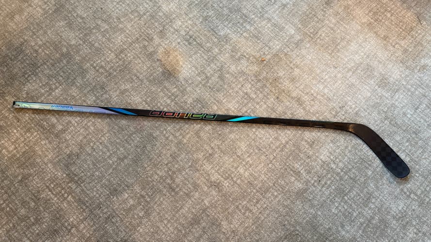 Senior Bauer Nexus Tracer Right Handed Hockey Stick P88 77 Flex (New)