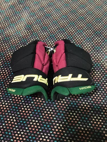 Used True Arizona Brown Catalyst 9X Gloves 15" Pro Stock