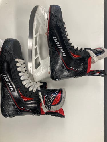 2021 Bauer Vapor 3X Pro Hockey Skates 7.5 (Used)