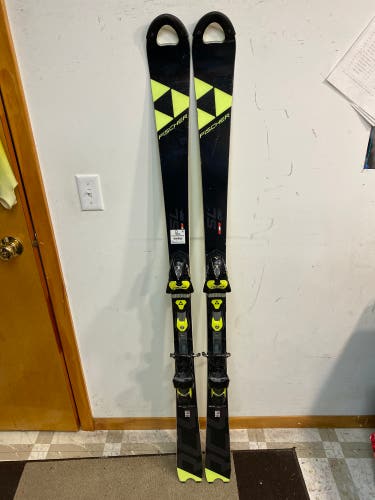 Fischer RC4 slalom Racing Skis 158 With Bindings