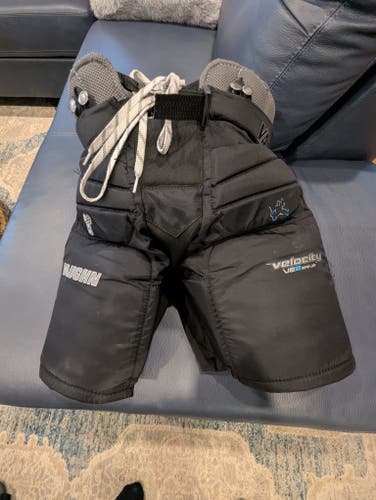 Junior Large Vaughn Velocity VE8 Hockey Goalie Pants (Used)