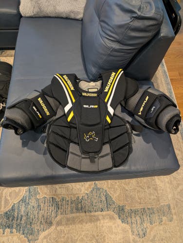 Large Vaughn SLR 2 Pro Goalie Chest Protector (Used)