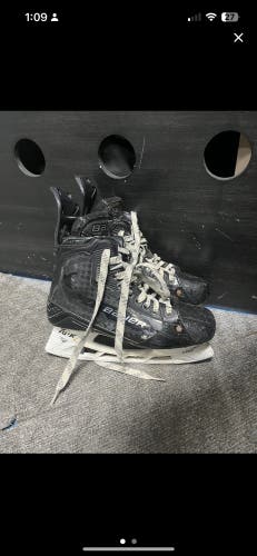 2024 Bauer Supreme Mach Hockey Skates 8.5 (Used)
