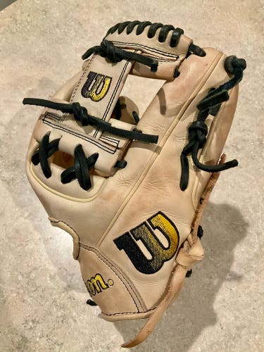 Wilson A2000 1786 RH Infield Baseball Glove 11.5" (Used)