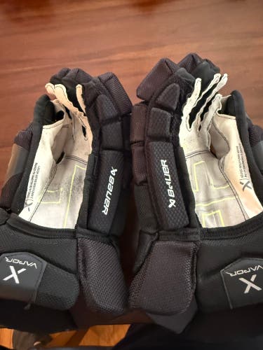 Bauer Vapor Hyperlite Gloves 14" (Used)