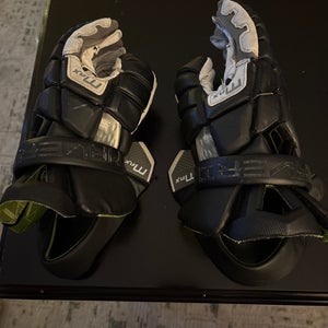 Maverik Max Lacrosse Gloves 13" (Used)