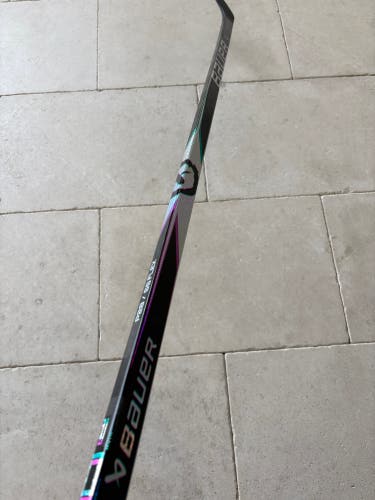 Intermediate Bauer Proto2 Right Handed Hockey Stick P28 55 Flex (New)