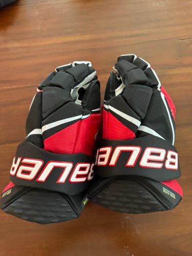 Bauer Vapor Hyperlite Gloves 14" (Used)
