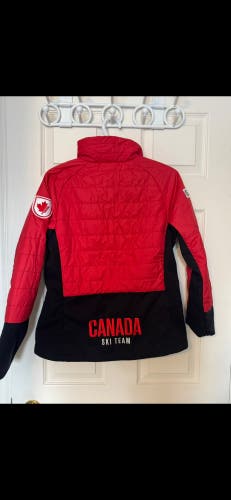 Red Women's Medium Helly Hansen Jacket (Used)