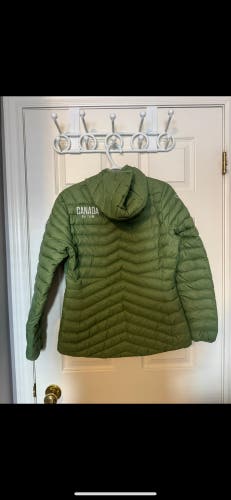 Green Women's Adult Medium Helly Hansen Jacket (Used)