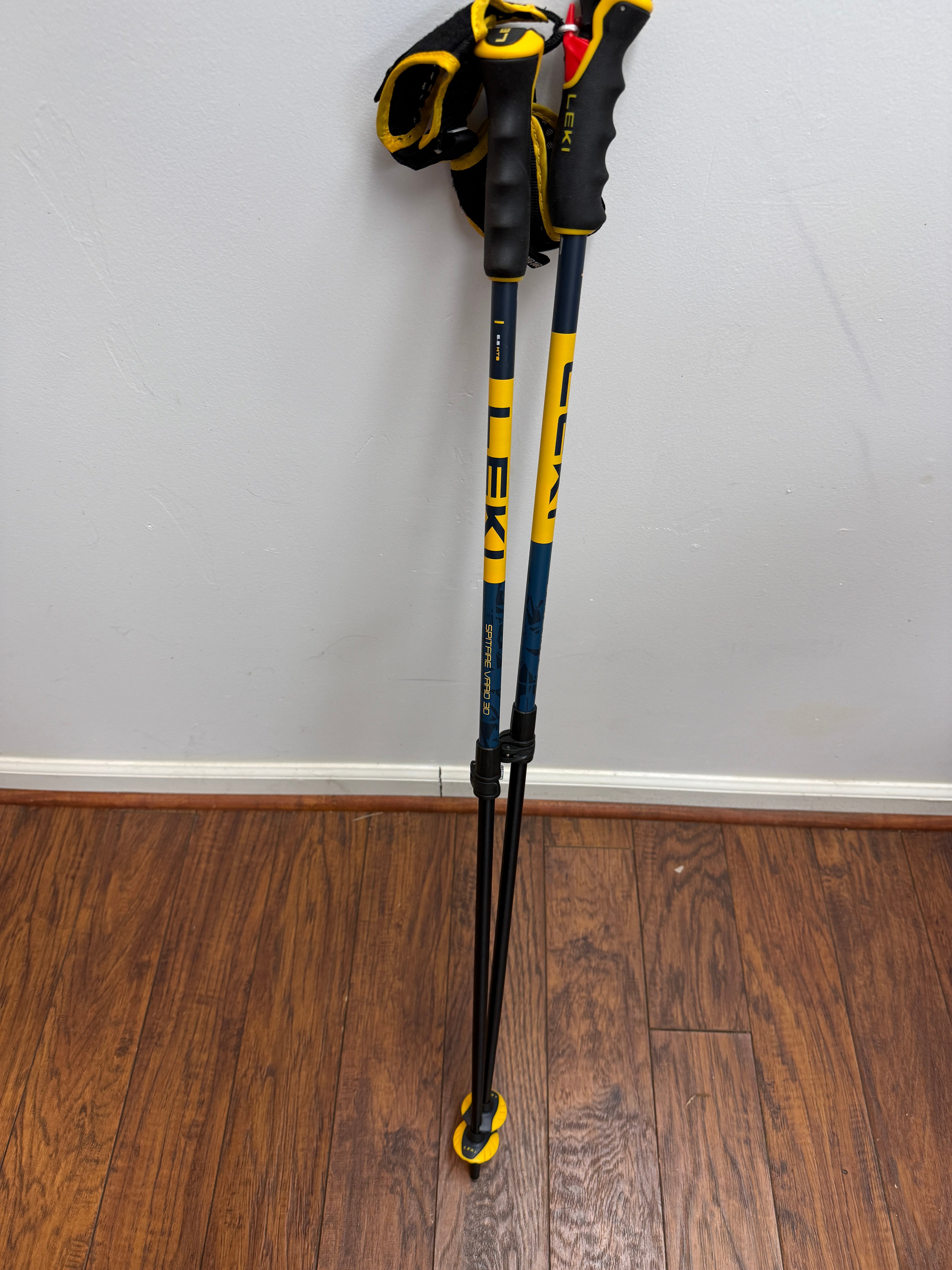 Adjustable Size Leki All Mountain Spitfire Vario Ski Poles (New