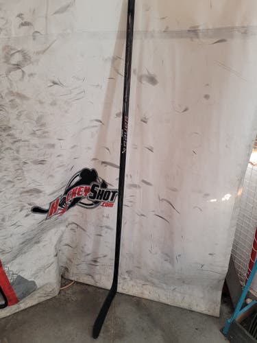 Senior Bauer Vapor FlyLite Right Handed Hockey Stick P28M 77 Flex Pro Stock (Used)