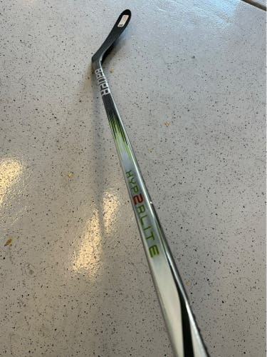 Senior Bauer Vapor Hyperlite2, P28, Right, 70 Flex (New)