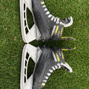 2022 Bauer Supreme M4 Hockey Skates Regular Width Size 4.5 (Used)