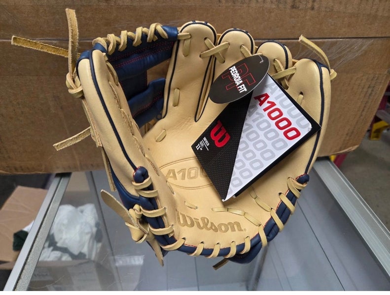 2025 Wilson RH Infield A1000 PF11 Baseball Glove 11" (New)