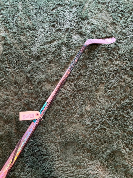 New Intermediate Bauer Twitch Hockey Stick RH P28 55 Flex | 63"