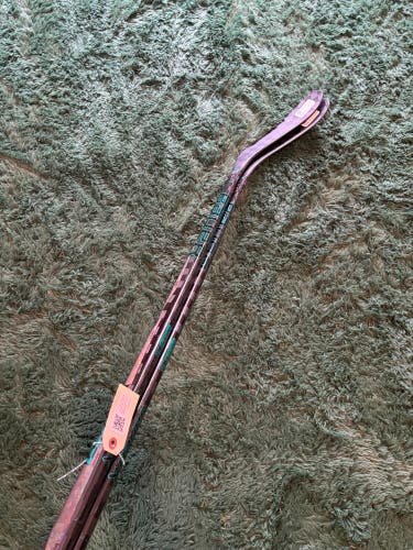 2 Pack - New Intermediate Bauer Twitch Hockey Stick RH P28 65 Flex | 63"